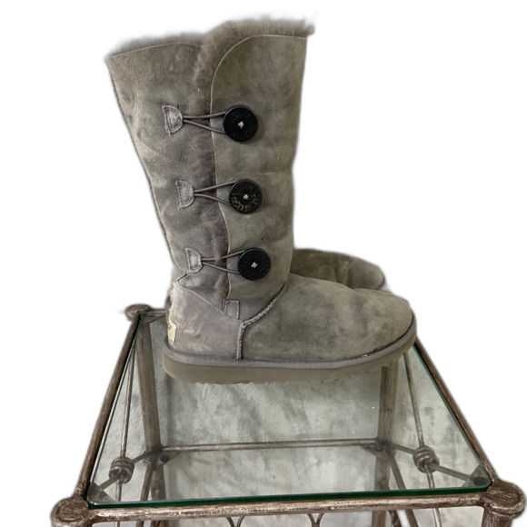 UGG Australia 1873 Bailey Button Triplet Suede Boots Sz 7 Gray - Picture 4 of 14